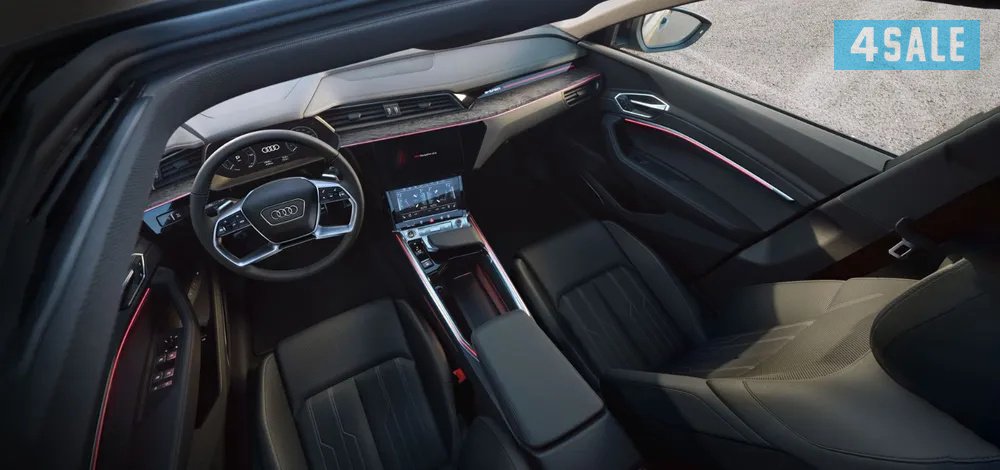 Audi Q83